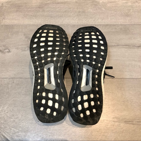 Adidas Ultraboost Black Running Shoes - Picture 4 of 4